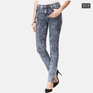 DKNY RETRO ACID WASH SKINNY JEANS